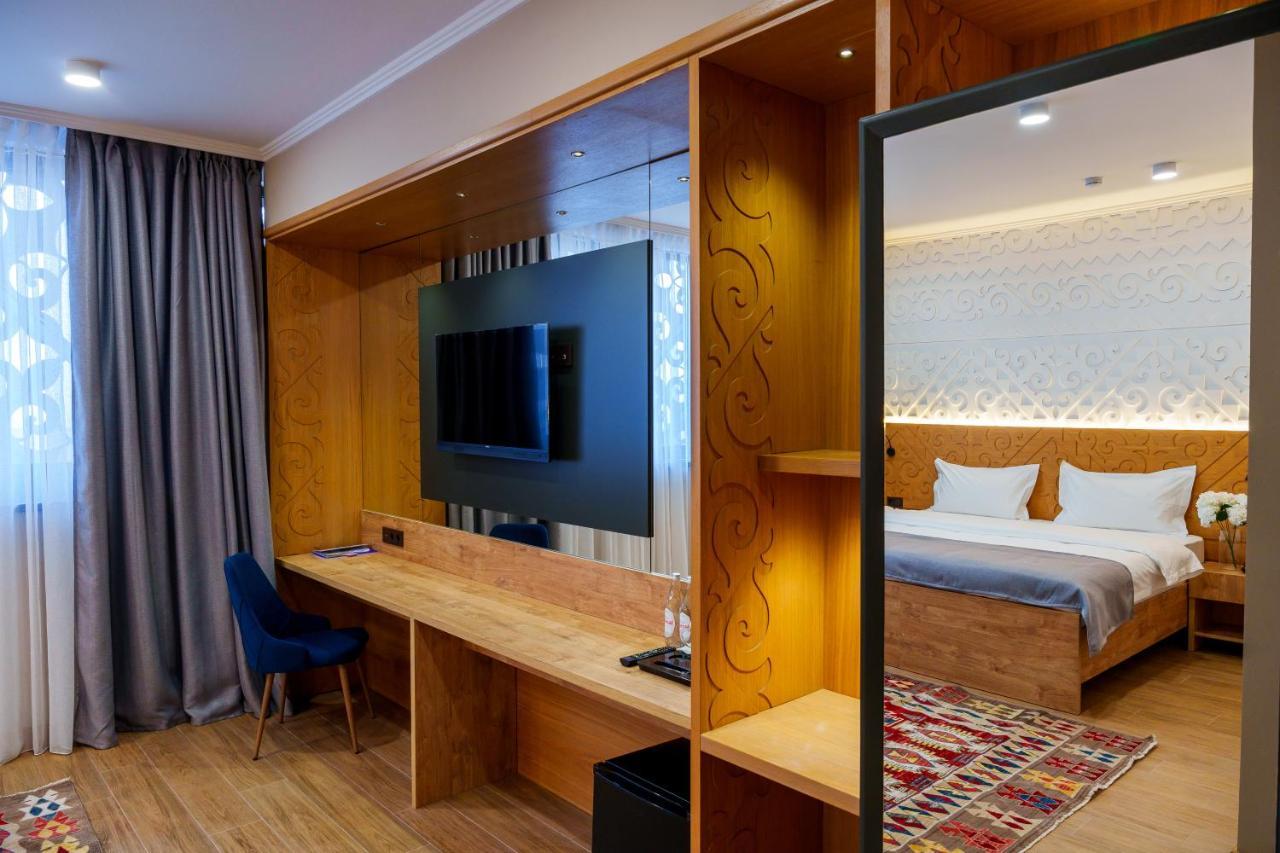 Dami Almaty Hotel Exterior photo